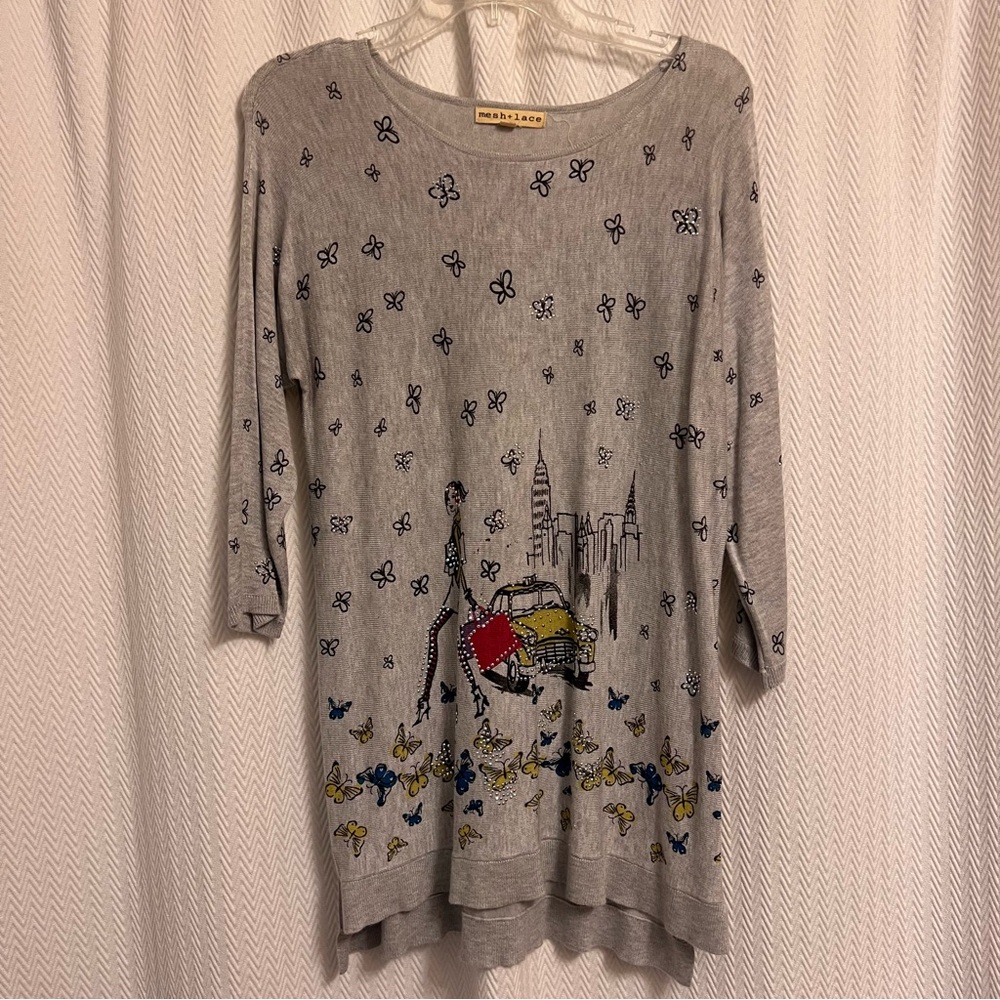 Mesh + Lace Gray Tunic with City and taxi Design women’s small